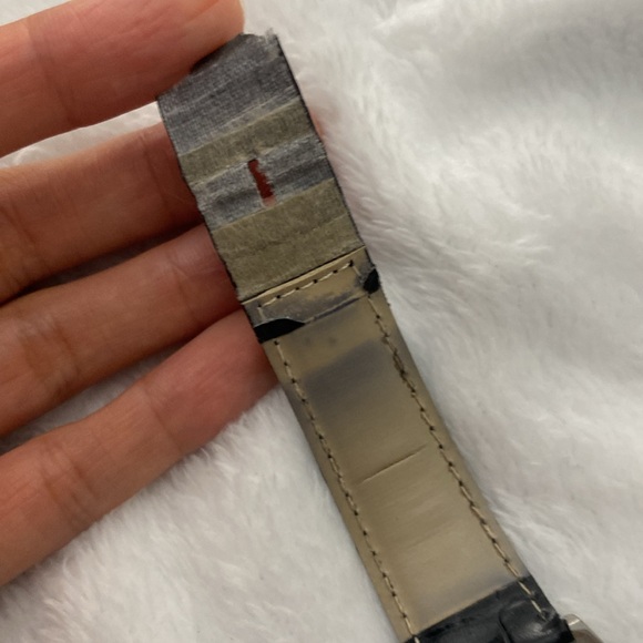 Novelle Quartz black and silver watch - Picture 7 of 15